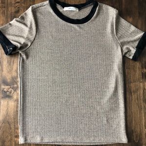 Metallic gold top - Medium